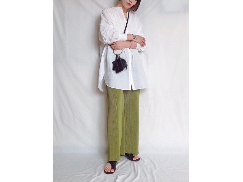 イエローに近いライムグリーンはあか抜けたムードに仕上がります 出典:WEAR