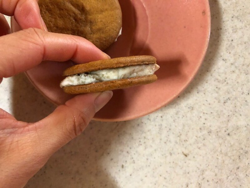 アイスをサンド