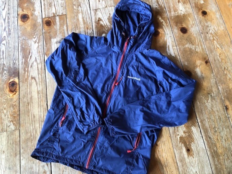 メンズのライトシェルパーカ