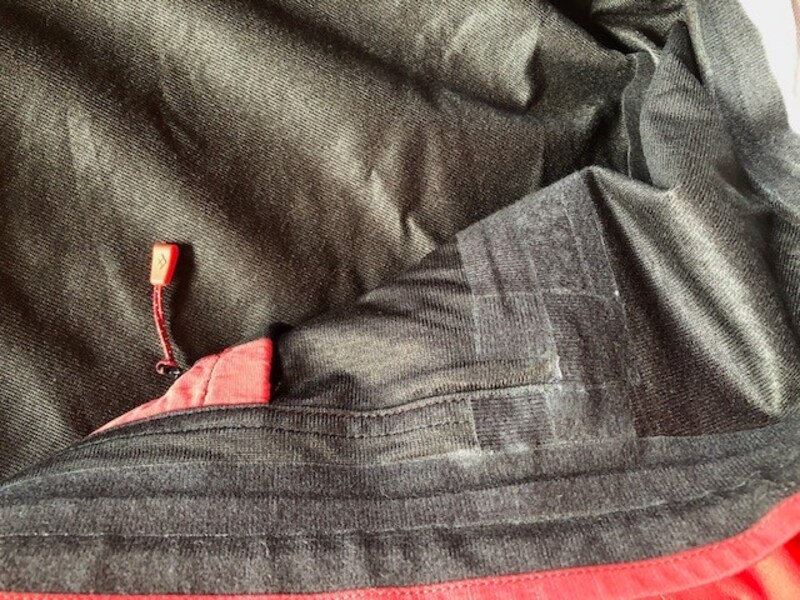 裏地も温かいけれど蒸れない