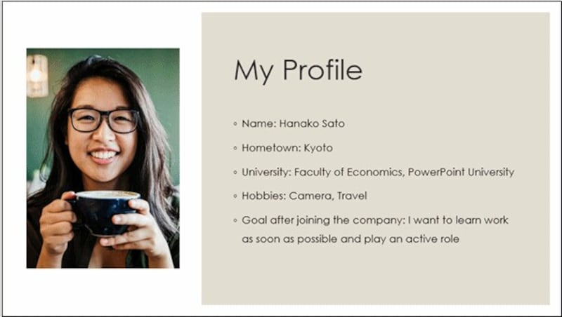 英文の自己紹介スライド。「校閲」タブの「翻訳」機能を使うと、日本語を英語に変換できる