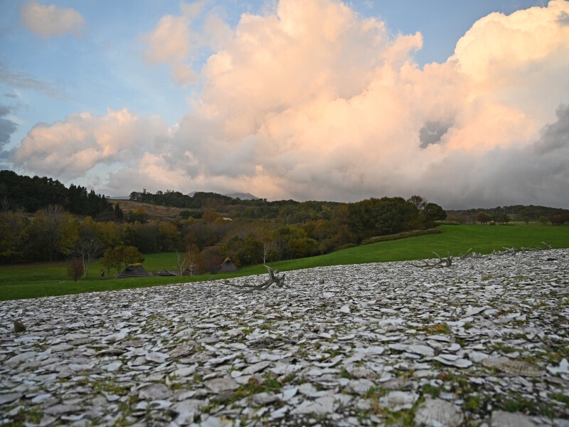 北黄金貝塚、復元された貝塚