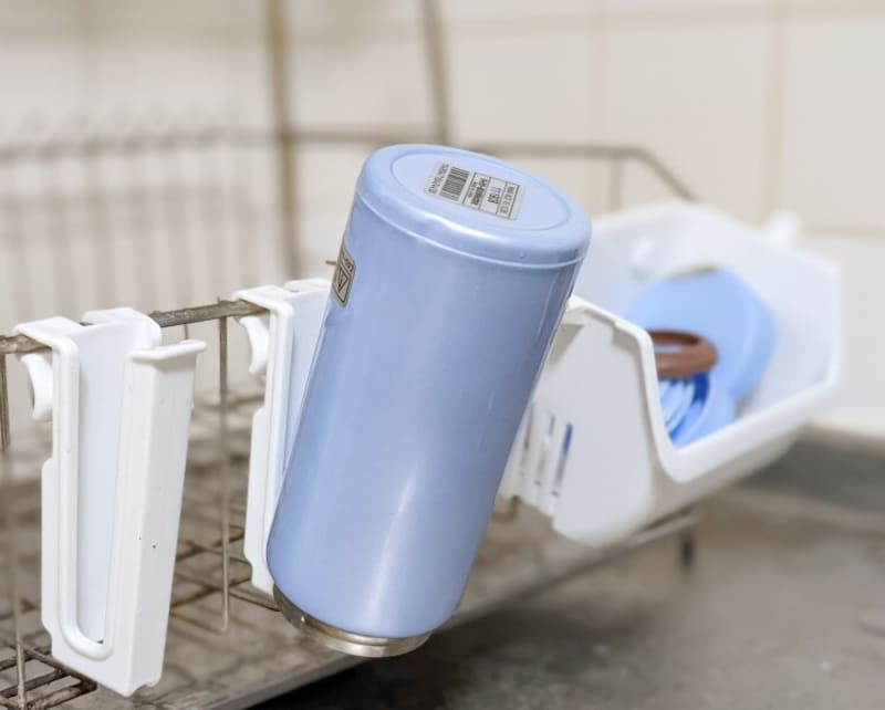 ダイソーの「ボトル用水切り」と「小物用水切り」