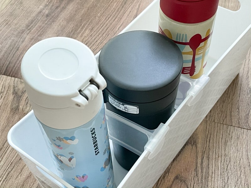 水筒収納におすすめのダイソーのボックスと「ドアポケット用仕切り