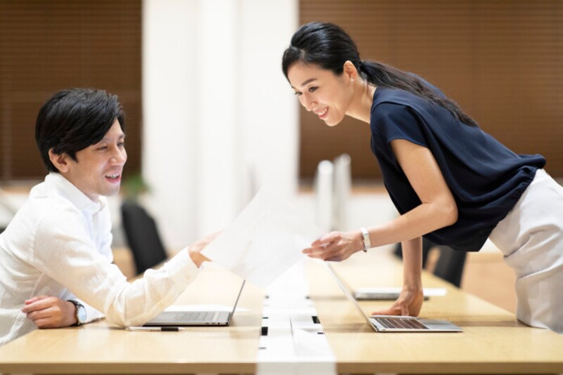 仕事の場でも「リーダーシップ」を発揮する年上女性は魅力的