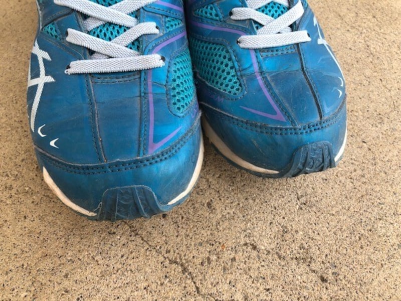 靴の爪先はダメージを受けやすい