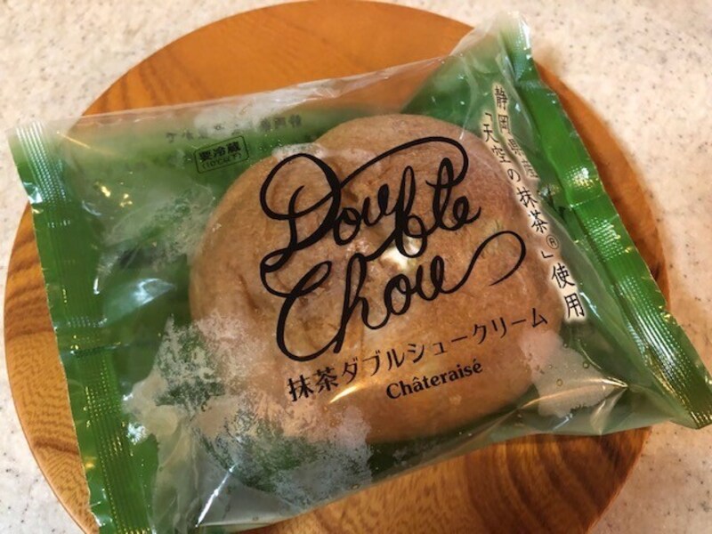 抹茶ダブルシュークリーム