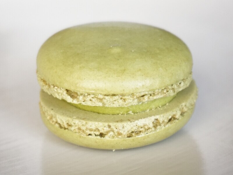 シャトレーゼの「マカロン 抹茶」