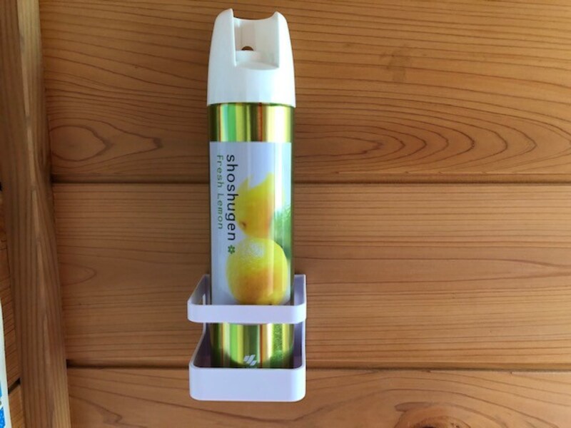 トイレの消臭剤を置く