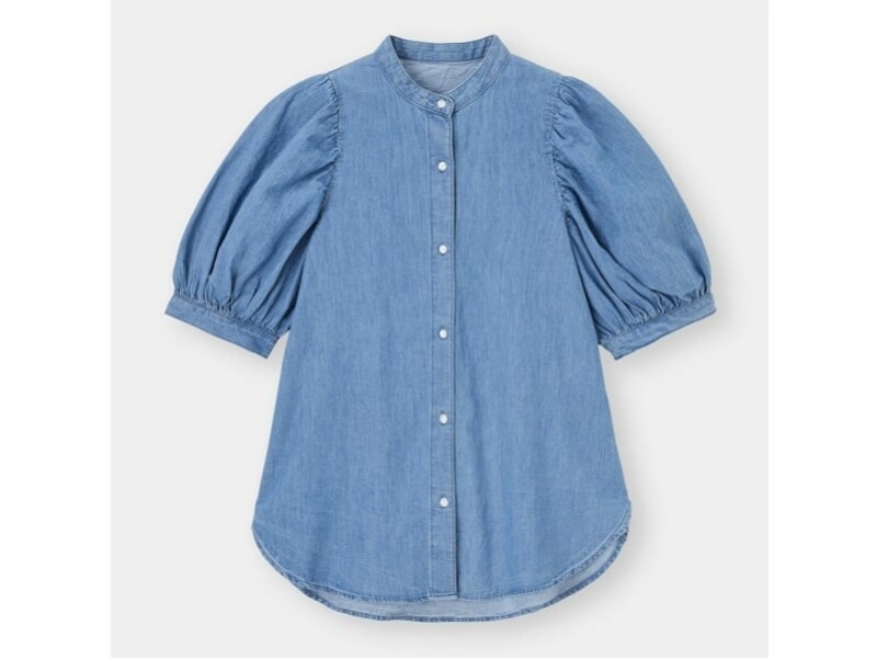 GU デニムボリュームスリーブブラウス 1690円(税込)