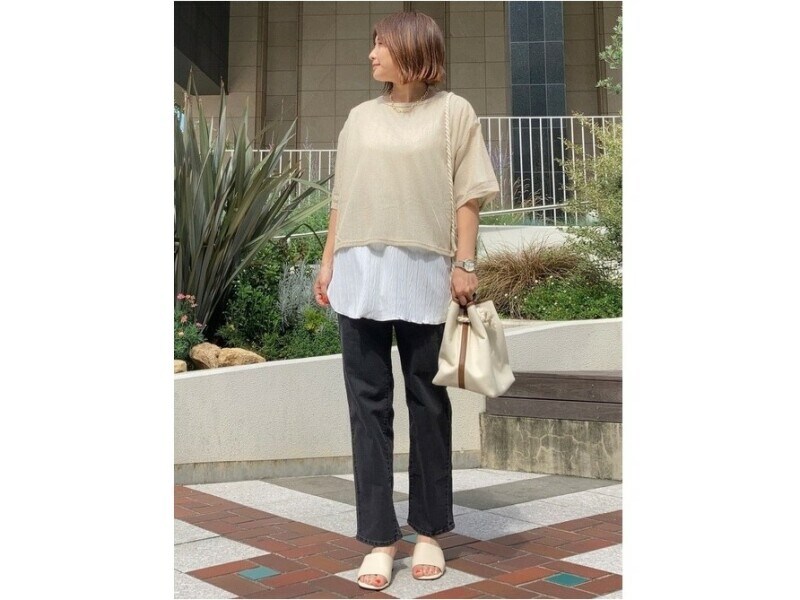 【OKコーデ】大人にはつかず離れずのストレートデニムが履きやすくて◎　出典：WEAR