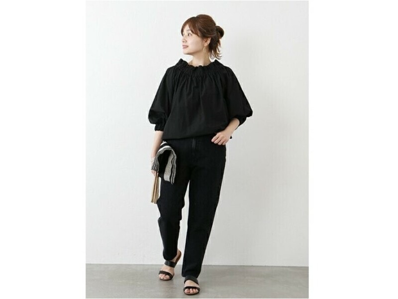 【OKコーデ】太ももは太め、足首に向かって細くなっていくテーパードシルエットは美脚効果アリ