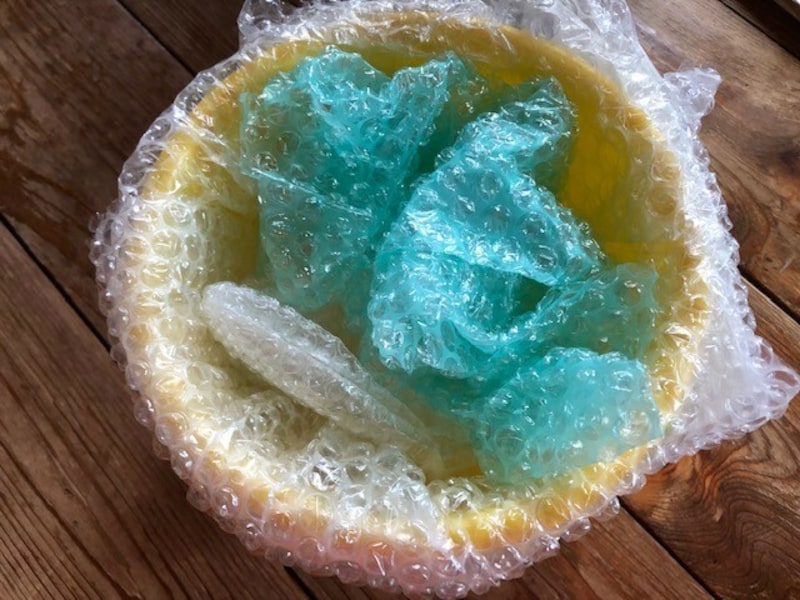 中にもクッション材を入れる