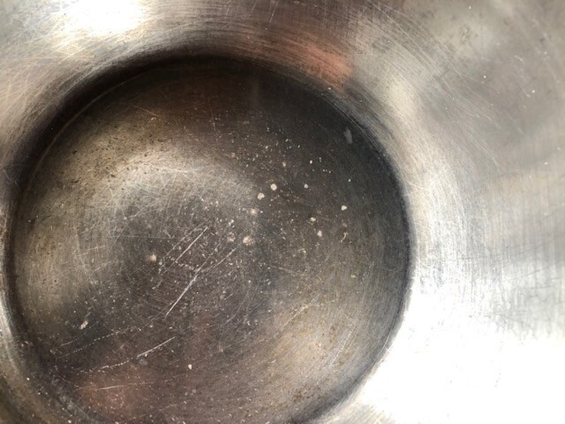 鍋の内側の汚れ