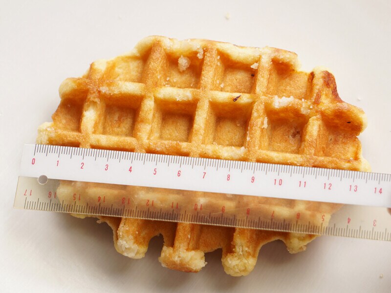 かなり大きめで1枚で満足な成城石井「リエージュワッフル」