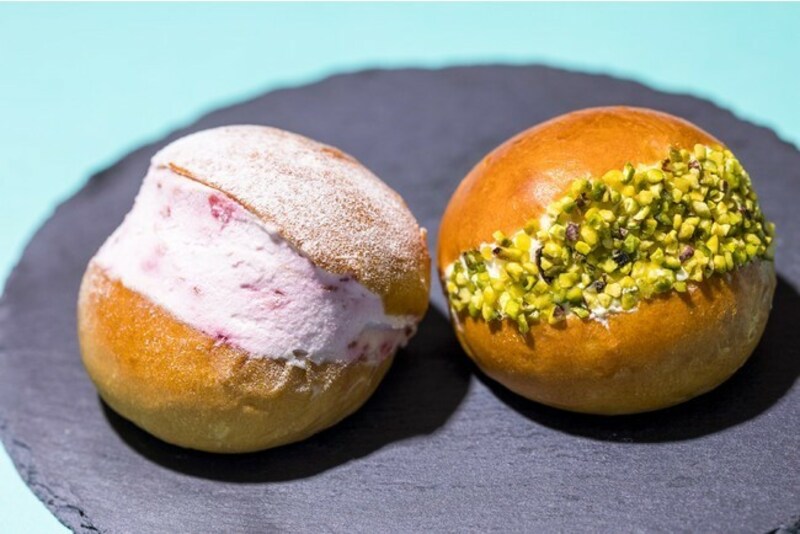 左「フランボワーズのマリトッツォ」、右「レモンのマリトッツォ」