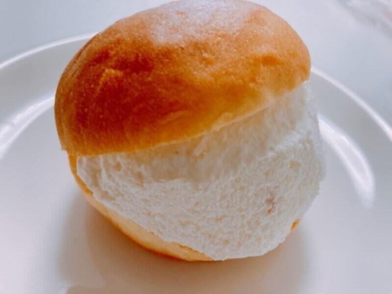 セブン‐イレブン「マリトッツォ オレンジピール&ベリーソース」