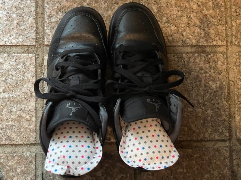 ダイソーの繰り返し使える除湿剤