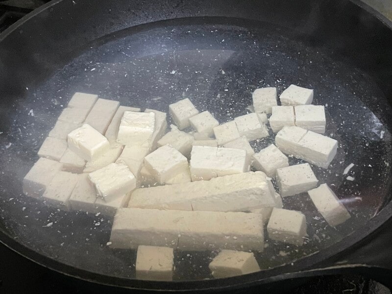 茹でて豆腐の水切り