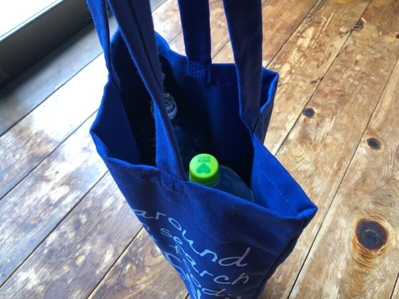 2Lのペットボトルを2本入れても余裕