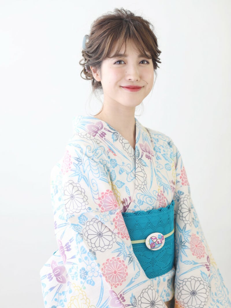 ミディアムの浴衣に似合う髪型・ゆるお団子