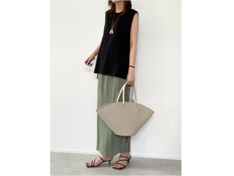 色違いする人も続出の「エアリズムコットンオーバーサイズT」 出典:WEAR