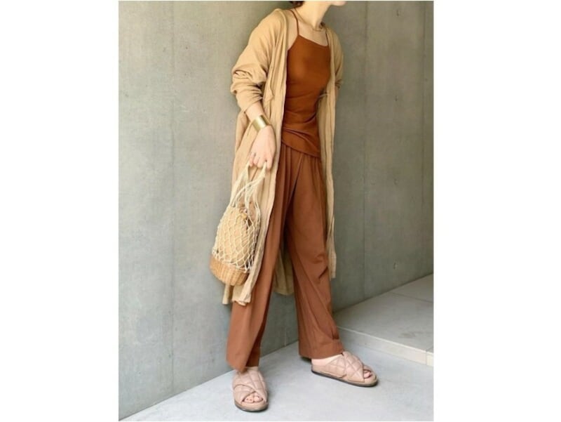 カップ付きキャミソール&パンツで、上下でユニクロ&マメクロゴウチコーデ 出典:WEAR