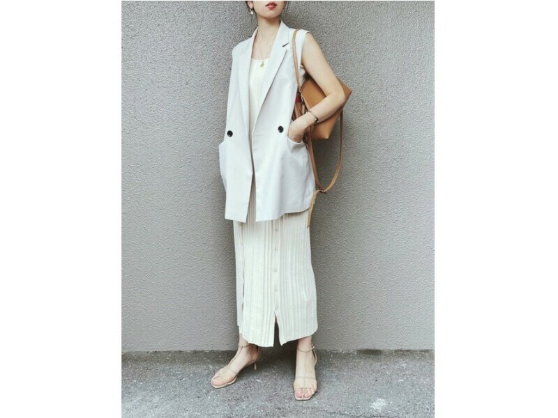 ユニクロ テーラードダブルベスト 2990円(税込)