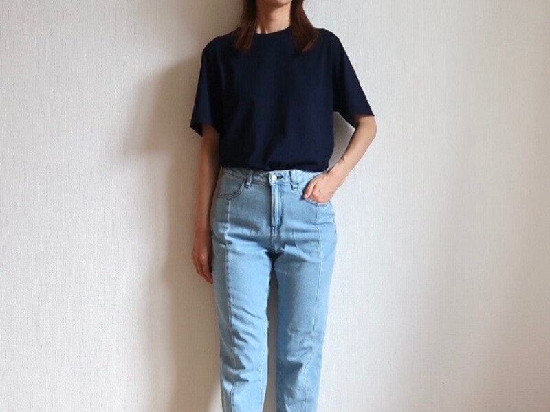 ネイビーにライトブルーデニムは抜け感があっておすすめです