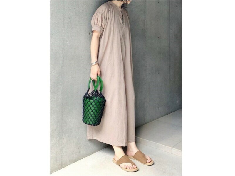 履くだけでどこかスタイリッシュにキマるトングサンダル 出典:WEAR