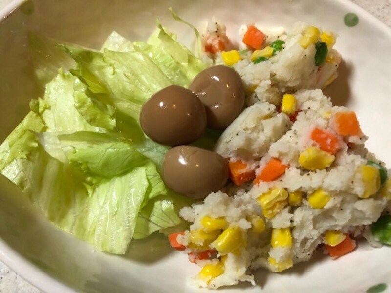 サラダにトッピング