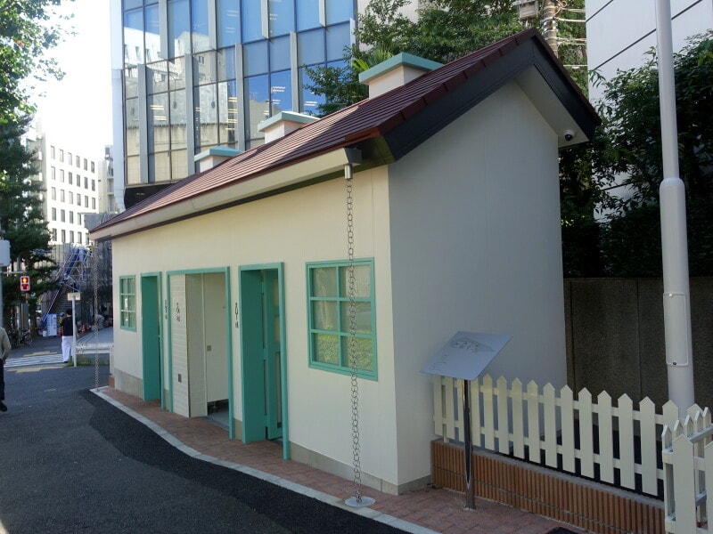 タクシーの運転手さんなど利用客はけっこういらっしゃいました。