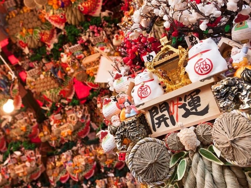 酉の市は、新年の開運招福、商売繁盛を願うお祭りとして親しまれています