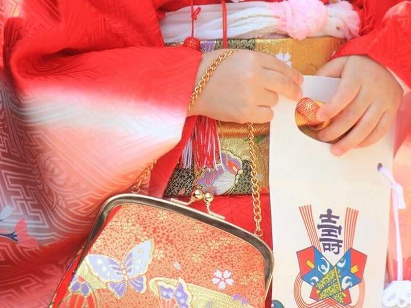 七五三に欠かせない千歳飴は、江戸時代に始まったと言われています