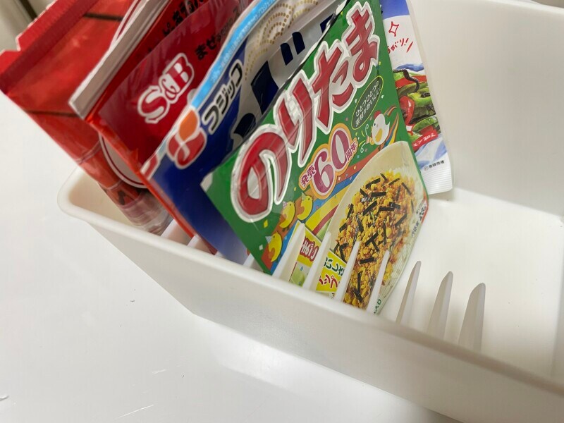 キッチン!小袋スタンドを側面内側につけた様子