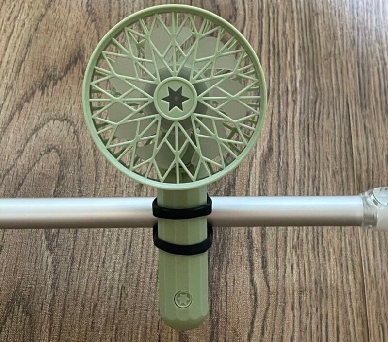 ダイソーミニ扇風機ホルダー