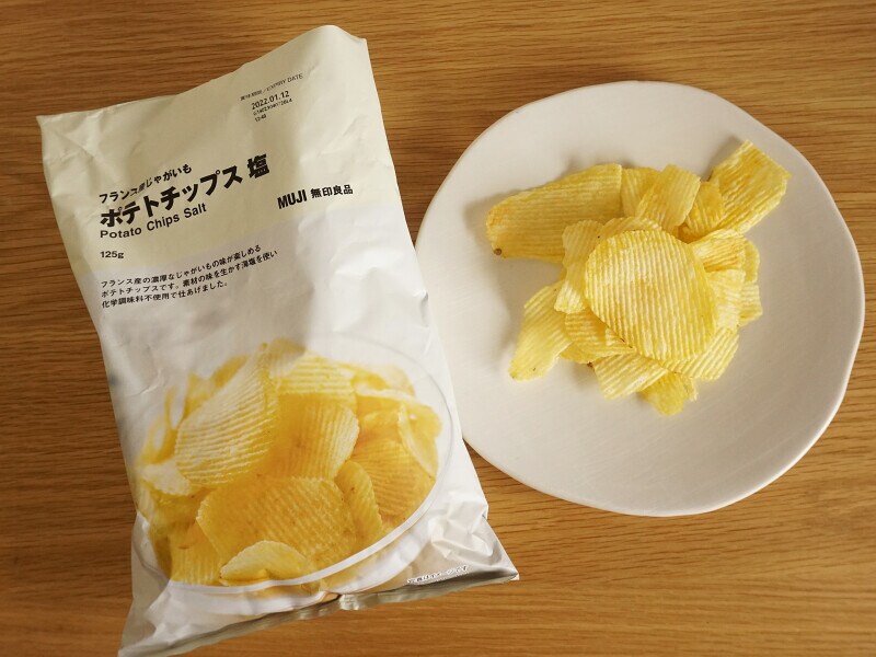 無印良品「フランス産じゃがいも ポテトチップス 塩」(290円税込)