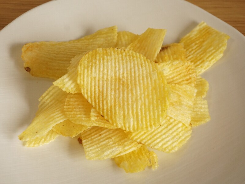 無印良品「フランス産じゃがいも ポテトチップス 塩」はシンプルな美味しさ!