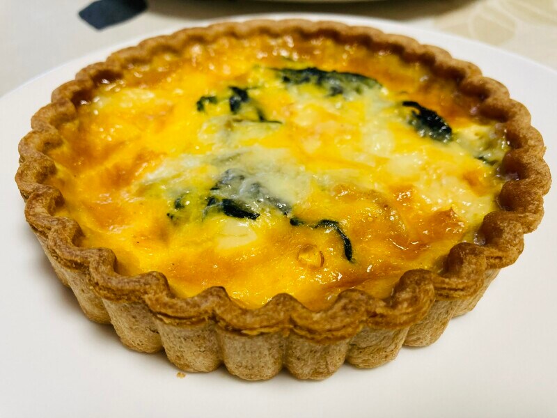 チキンとほうれん草のキッシュ