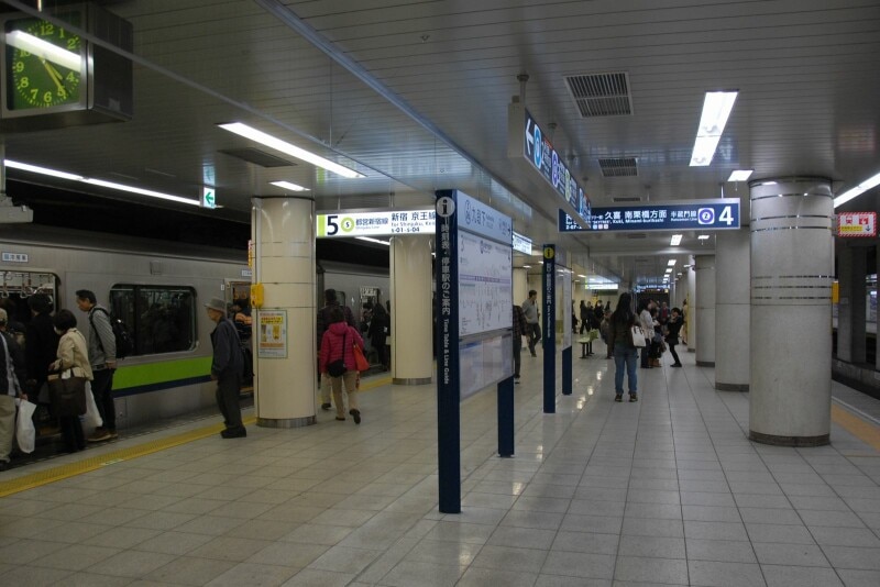 九段下駅4&5番線ホーム