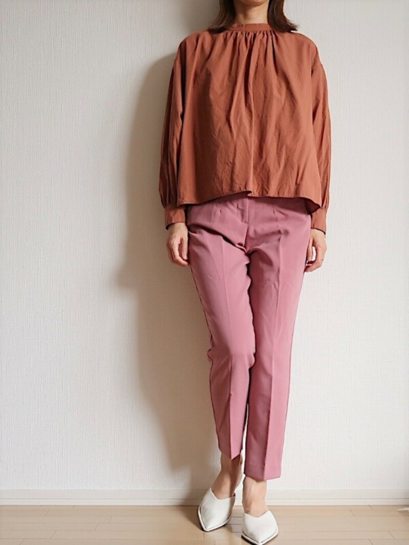 ZARA　ハイウエストパンツ　4990円（税込）