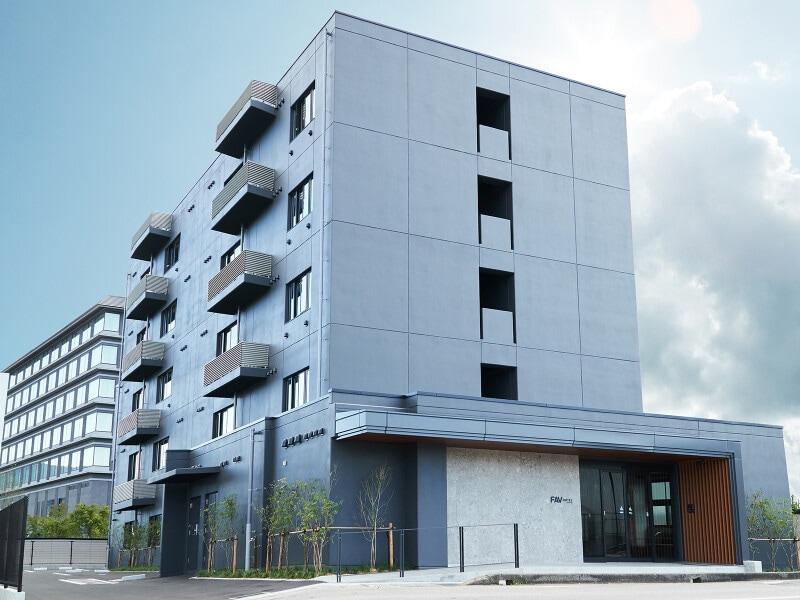 高山駅から徒歩約6分の好立地にある「FAV HOTEL TAKAYAMA」。全38室