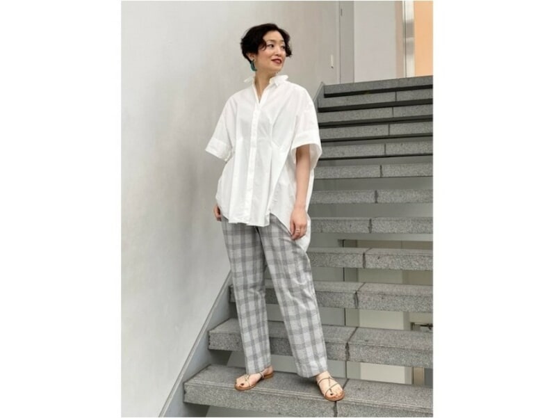 【OKコーデ】きれいめな襟付きシャツだとオーバーサイズも素敵に見える 出典:WEAR