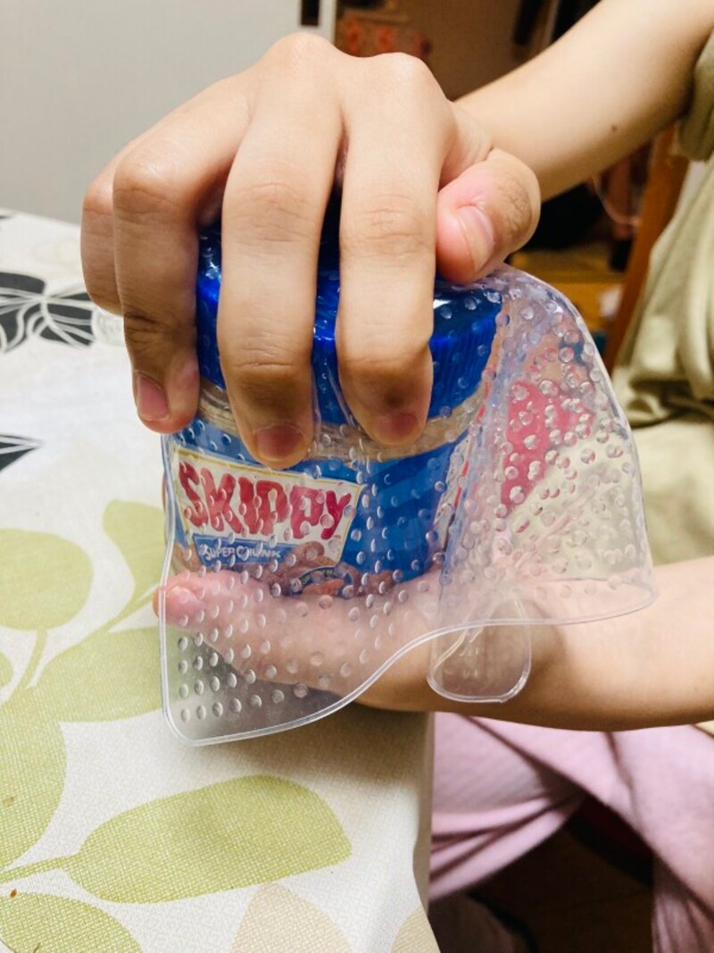 素手で開けるよりもはるかにラク!