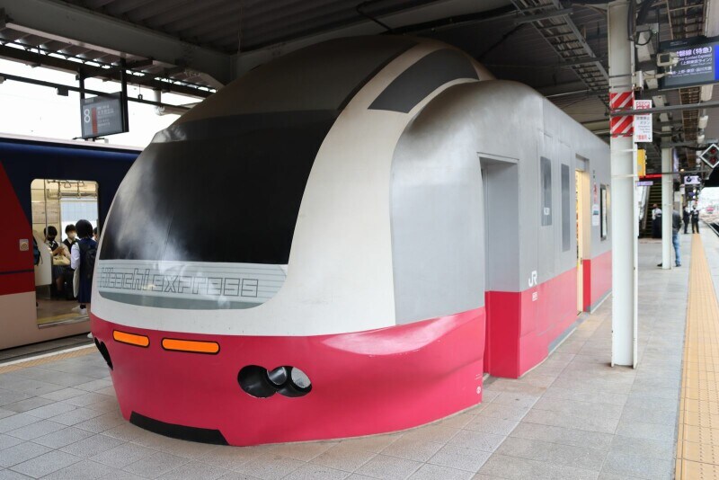 水戸駅ホームのコンビニ