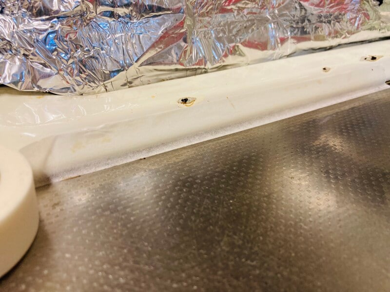 使用したい場所と同じ色のテープを貼ると目立たない