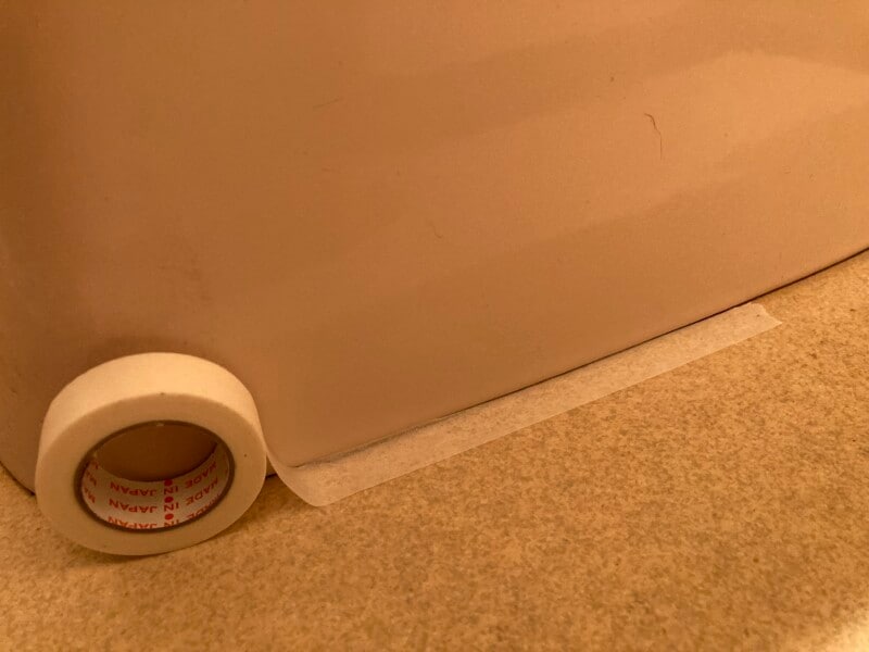 伸縮性があるため、カーブのところもすんなり貼ることができる