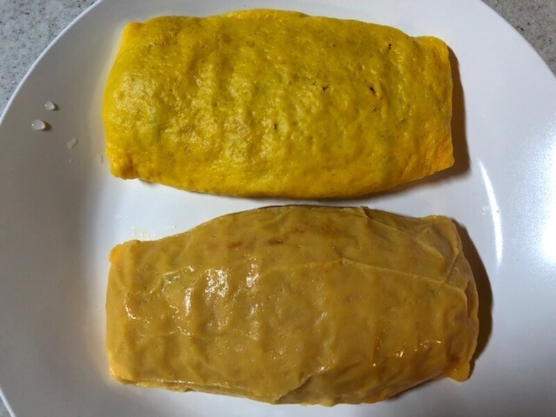 上が電子レンジ加熱、下が自然解凍