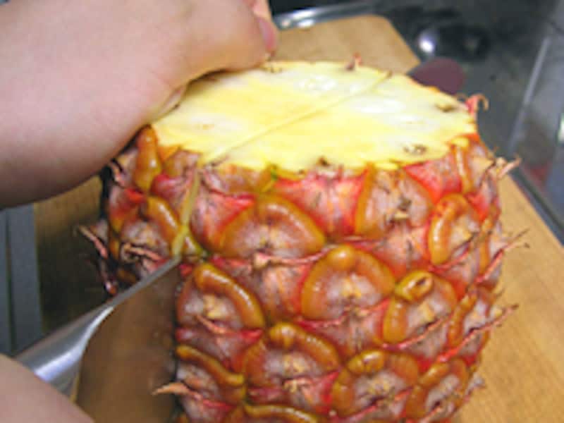 パイナップルの切り方３