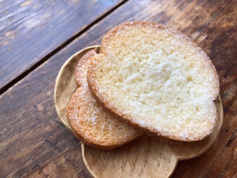 「溶かしバターのリッチシュガーラスク」